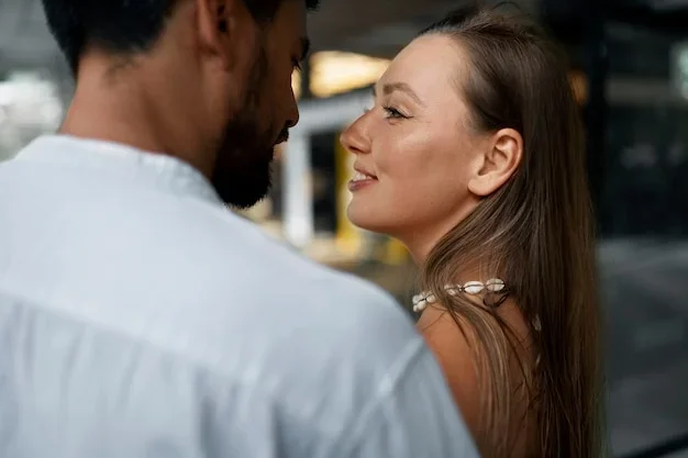 Du sourire sincère et du regards éovillants, une amitié senti-nelle depuis longtemps se divulgue aux lawn